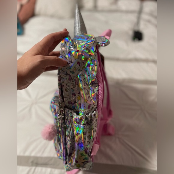 Ombu Girls Unicorn Backpack. Fun and whimsical iridescent fabric. - Picture 5 of 11